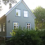 Forsaela Apartments And Rooms